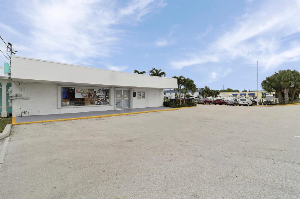 631 Northlake Boulevard, North Palm Beach FL 33408