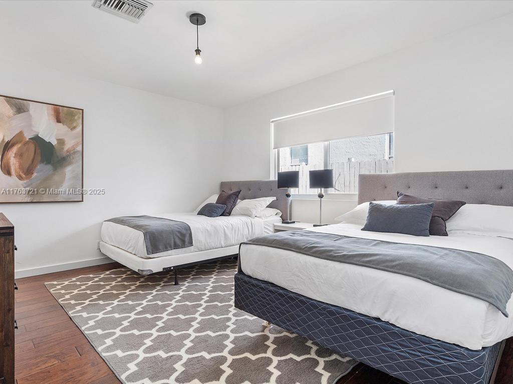 16473 NE 31st Ave, North Miami Beach FL 33160