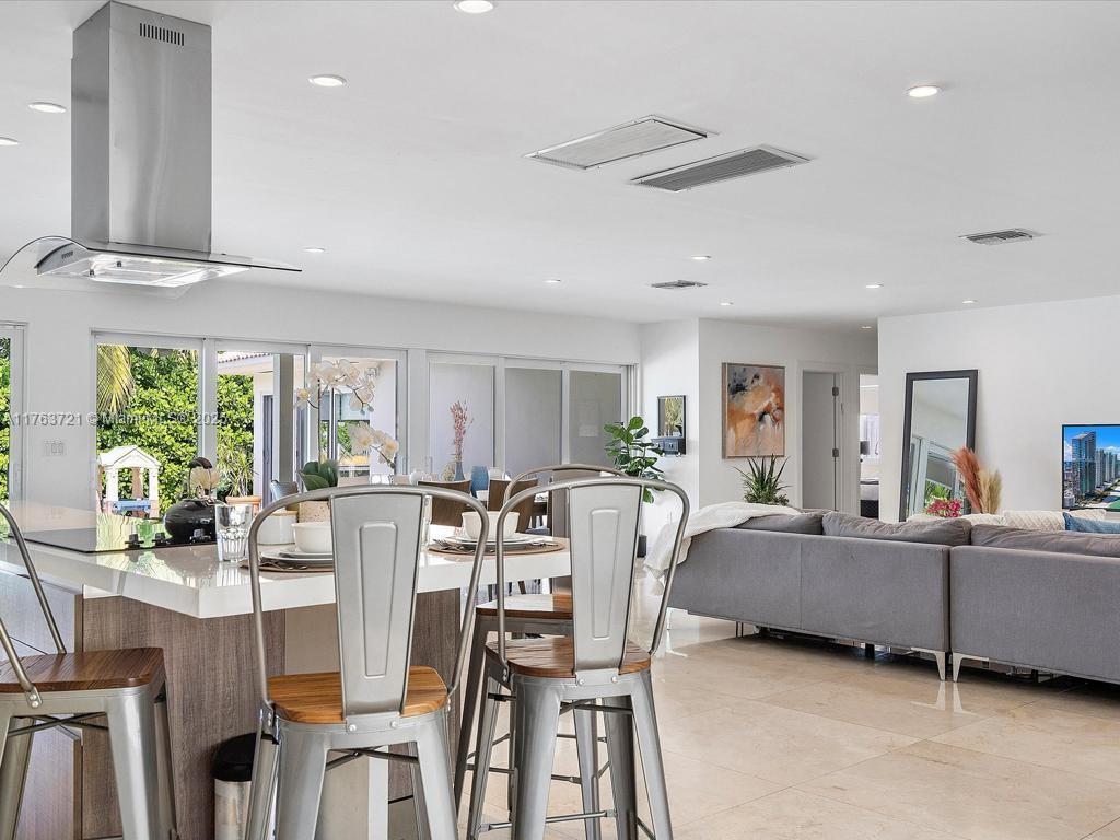 16473 NE 31st Ave, North Miami Beach FL 33160