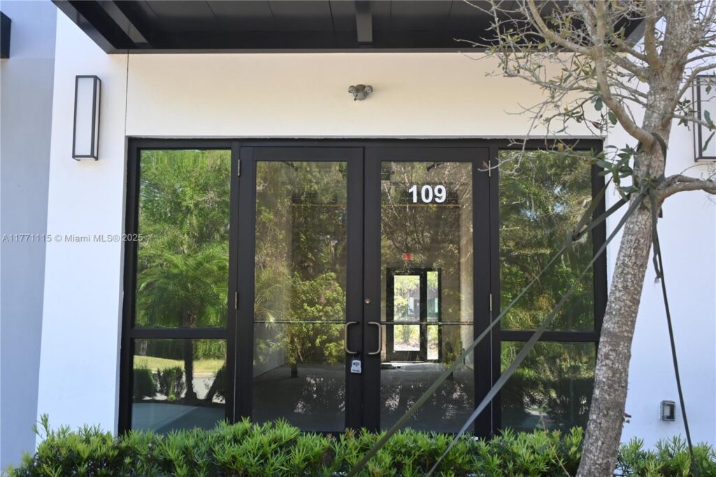 3370 ROUSE RD # 109, Orlando FL 32817