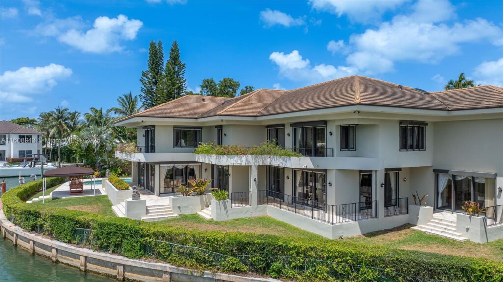 241 Cape Florida Dr, Key Biscayne FL 33149