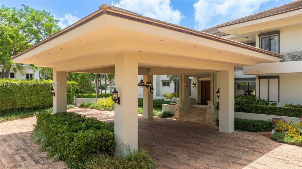 241 Cape Florida Dr, Key Biscayne FL 33149