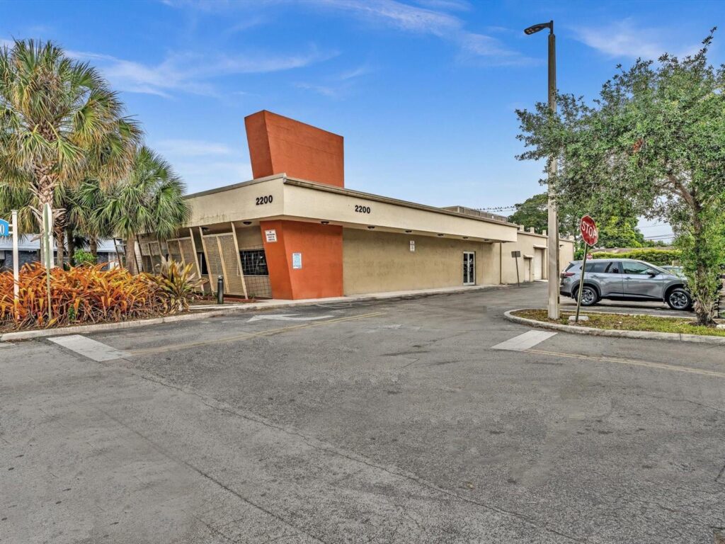 2200 N University Drive, Sunrise FL 33322