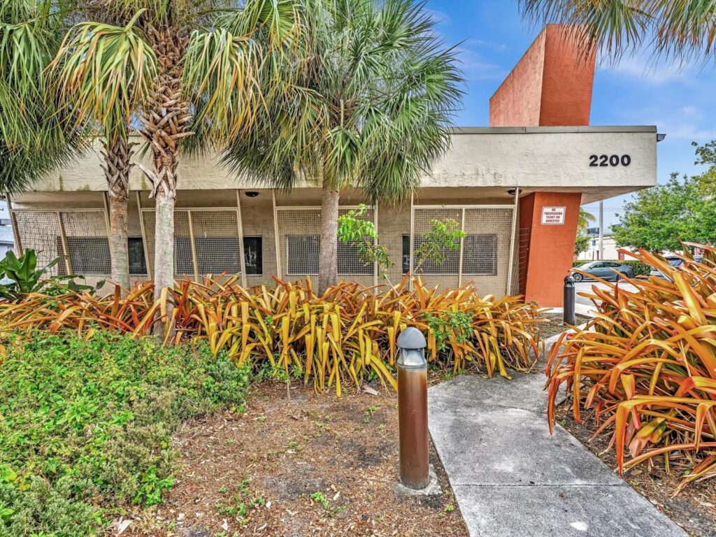 2200 N University Drive, Sunrise FL 33322