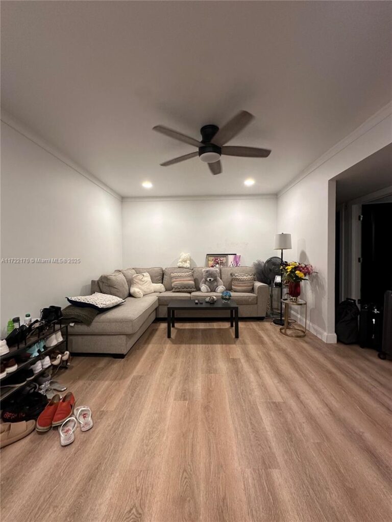 5100 SW 41st St # 328, Pembroke Park FL 33023