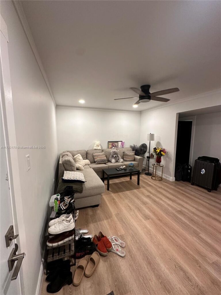 5100 SW 41st St # 328, Pembroke Park FL 33023
