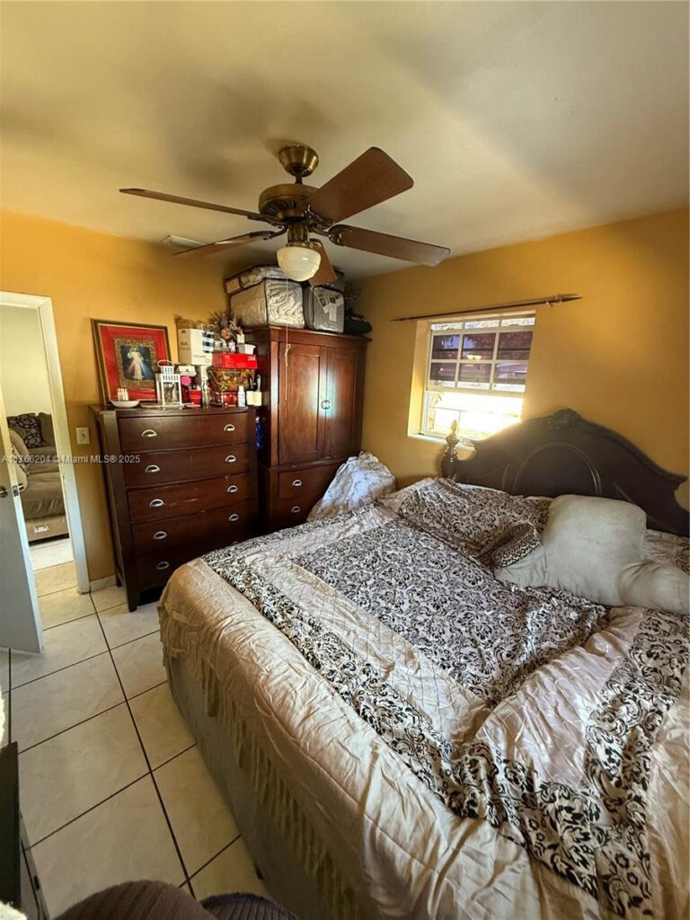 3221 SW 47th Ave, West Park FL 33023