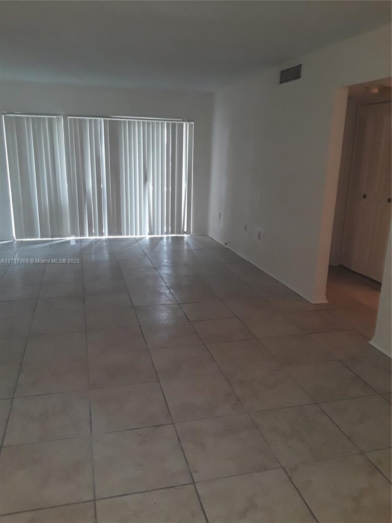 8267 SW 128th St # 105, Pinecrest FL 33156