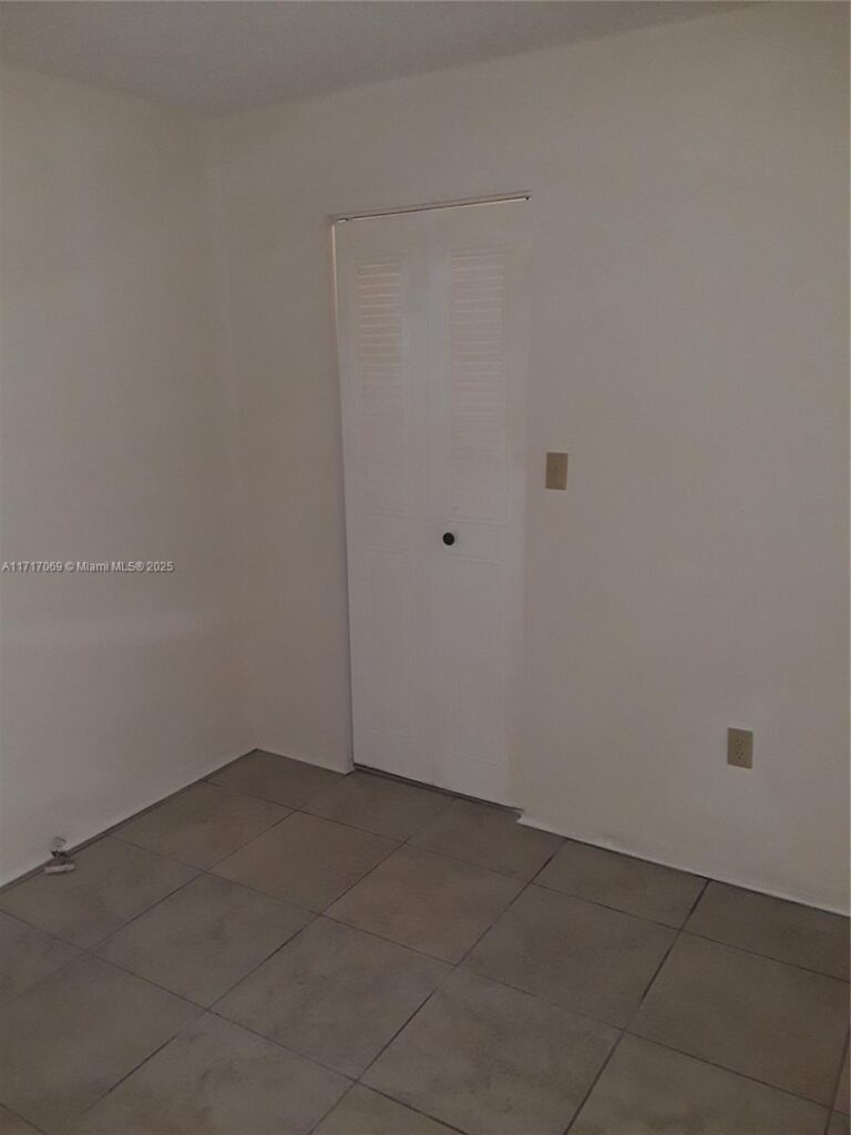8267 SW 128th St # 105, Pinecrest FL 33156