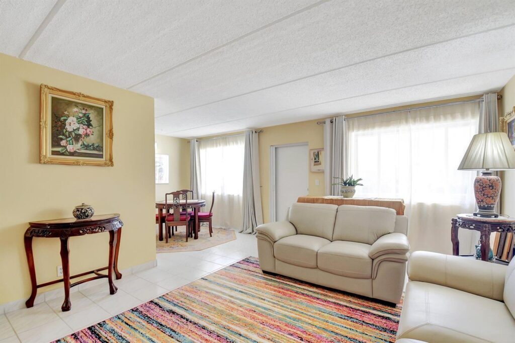 400 Village Green Circle W # 212, Palm Springs FL 33461