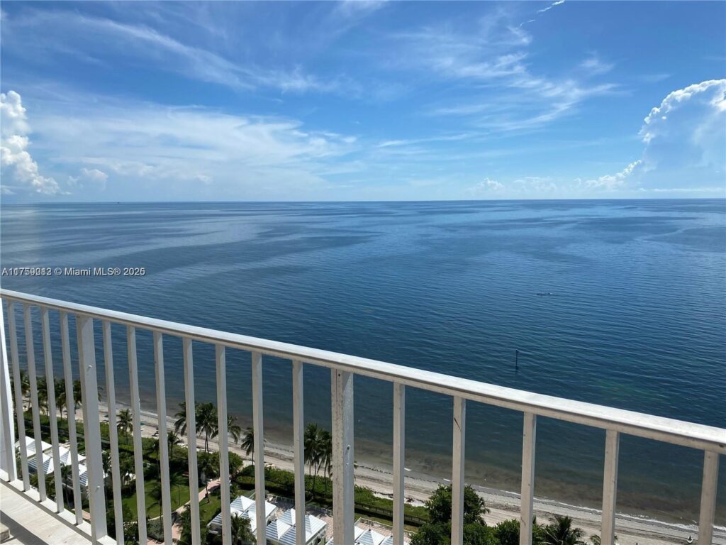 881 Ocean Dr # 22F, Key Biscayne FL 33149