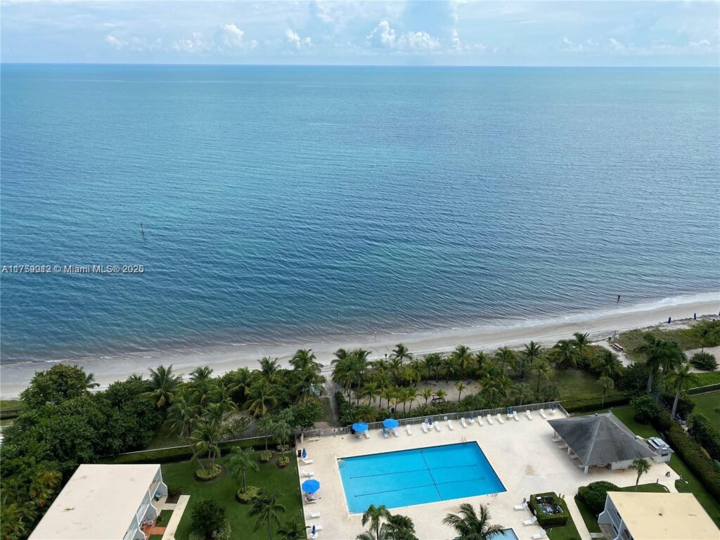 881 Ocean Dr # 22F, Key Biscayne FL 33149