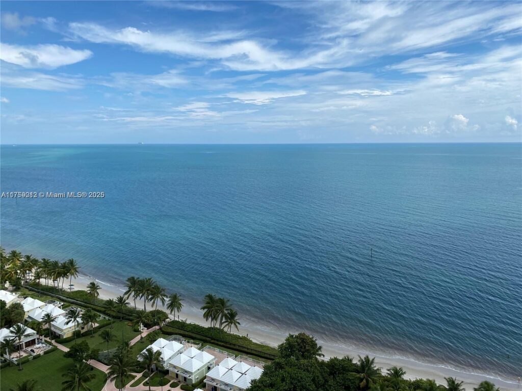 881 Ocean Dr # 22F, Key Biscayne FL 33149