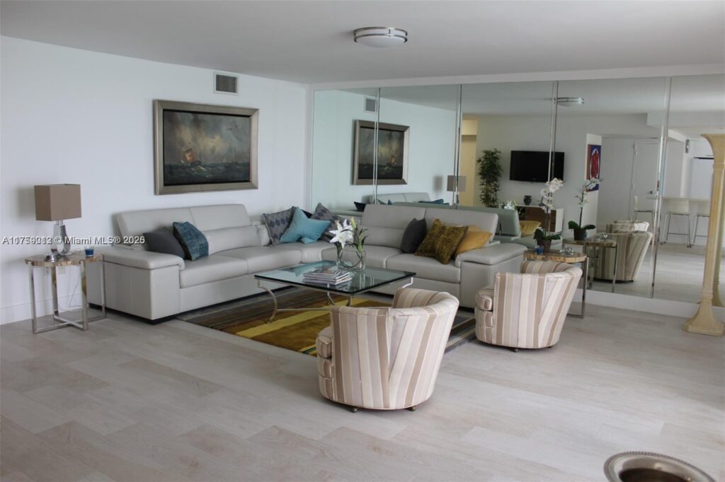 881 Ocean Dr # 22F, Key Biscayne FL 33149
