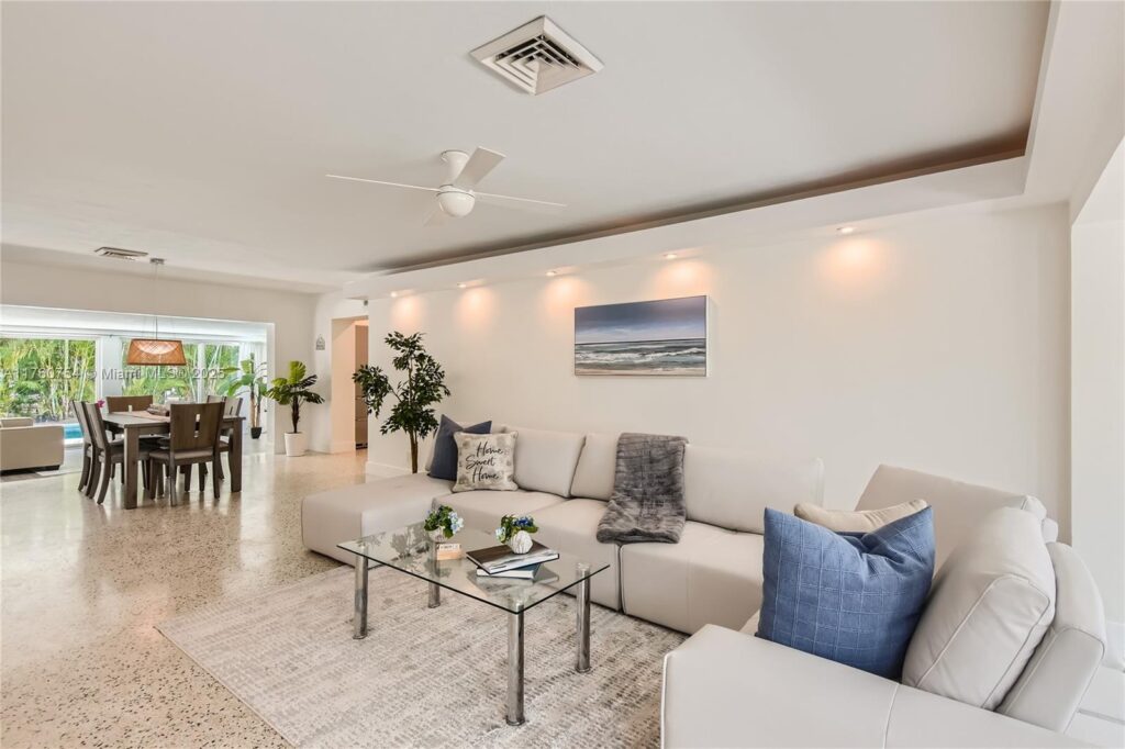 262 Bombay Ave, Lauderdale By The Sea FL 33308