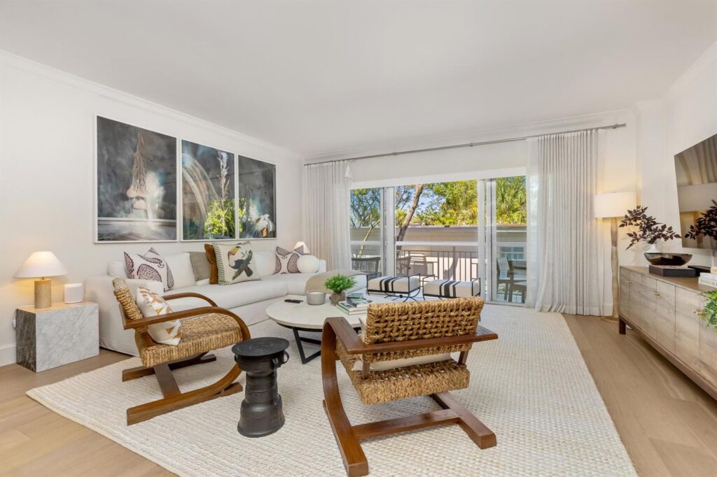 250 Bradley Place # 307, Palm Beach FL 33480