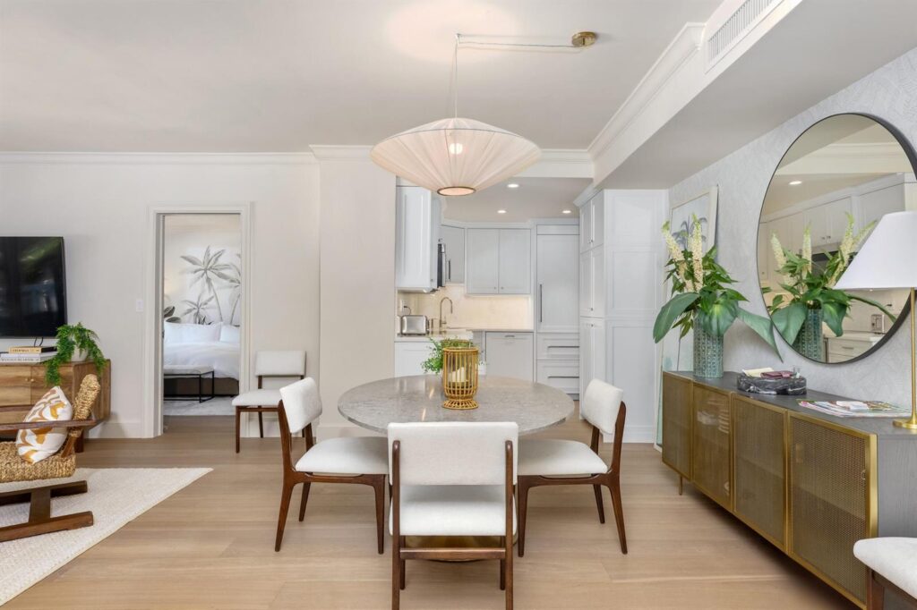 250 Bradley Place # 307, Palm Beach FL 33480