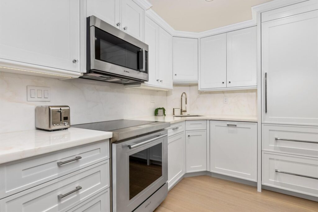 250 Bradley Place # 307, Palm Beach FL 33480