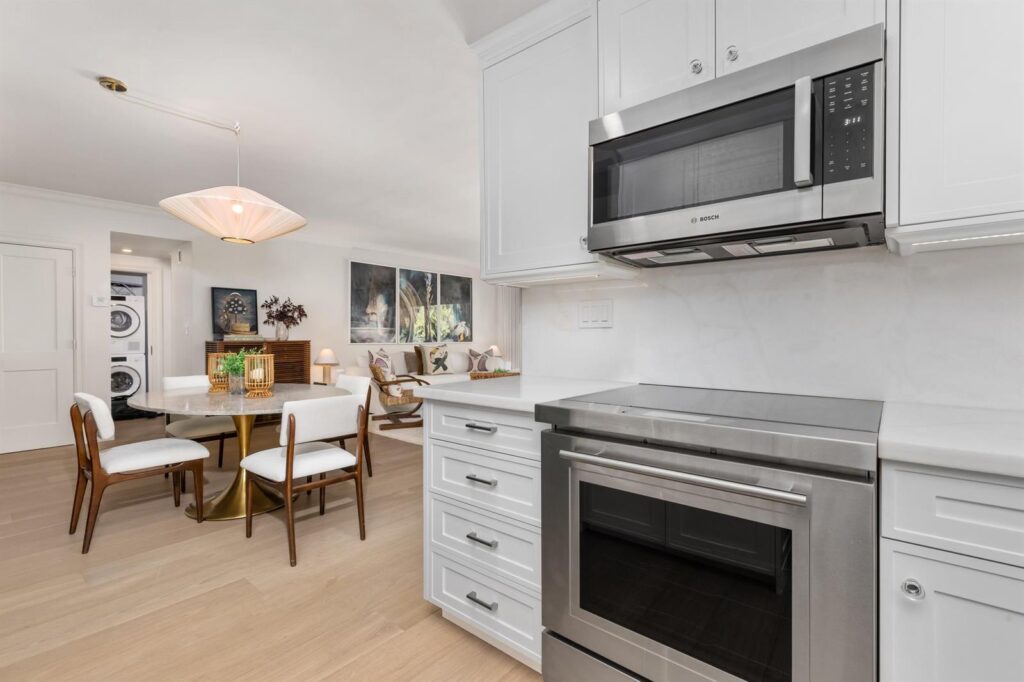 250 Bradley Place # 307, Palm Beach FL 33480