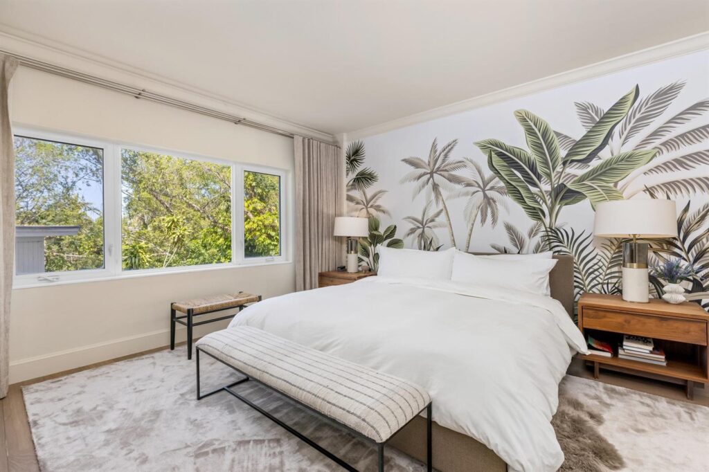 250 Bradley Place # 307, Palm Beach FL 33480