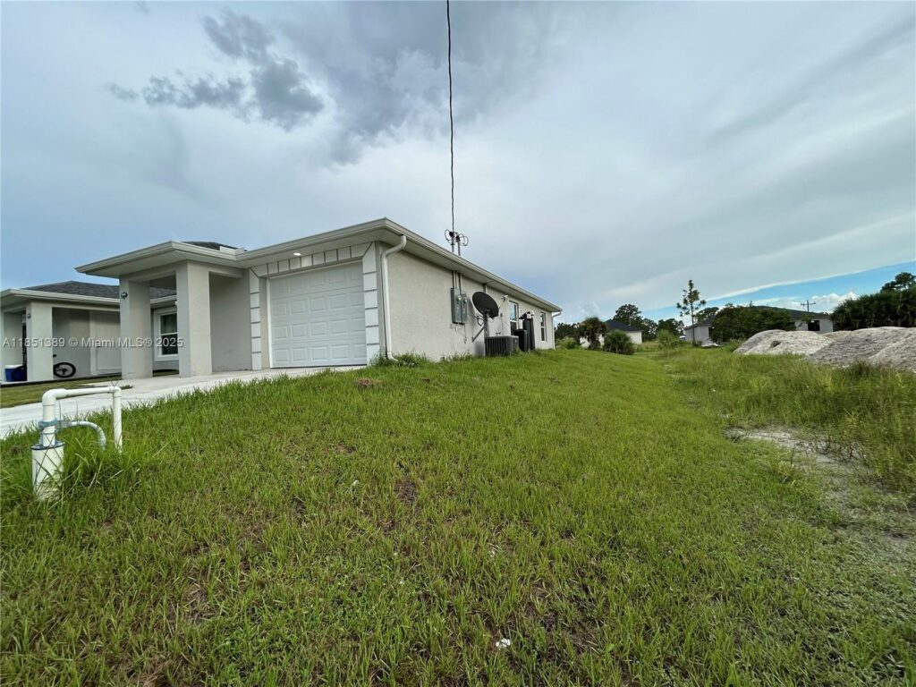 1110 Augusta St E # 1110, Lehigh Acres FL 33974