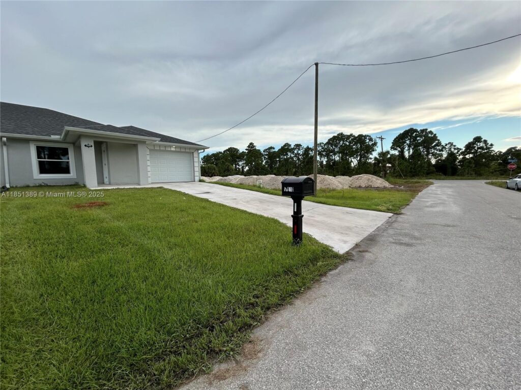 1110 Augusta St E # 1110, Lehigh Acres FL 33974
