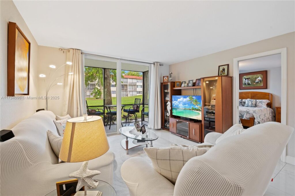 711 S Hollybrook Dr # 109, Pembroke Pines FL 33025