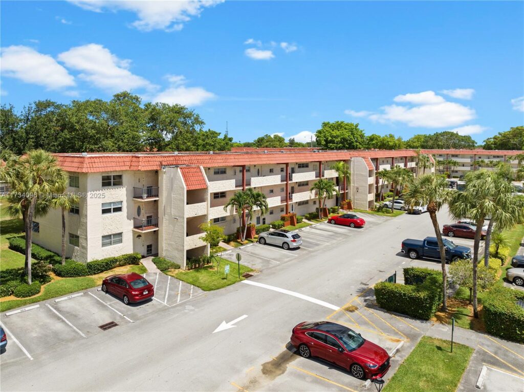 711 S Hollybrook Dr # 109, Pembroke Pines FL 33025