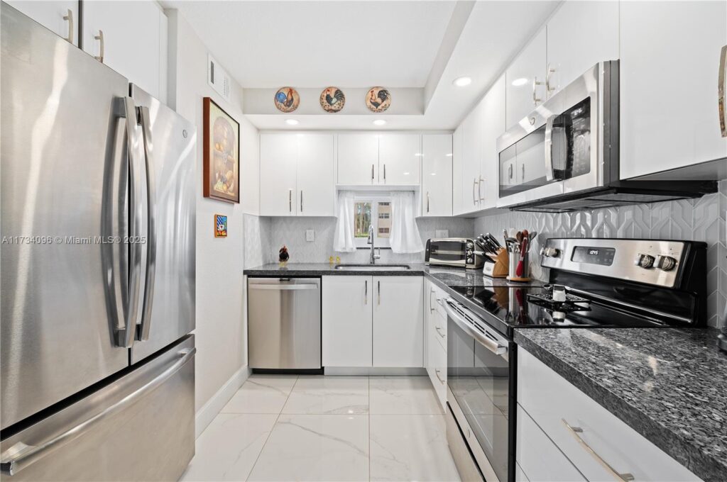 711 S Hollybrook Dr # 109, Pembroke Pines FL 33025