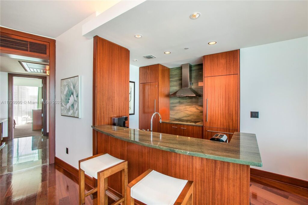 10295 Collins Ave # 1613, Bal Harbour FL 33154