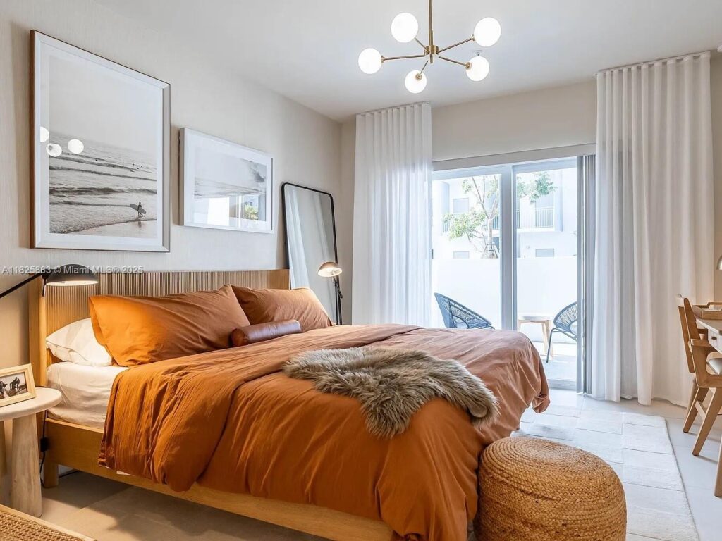 610 NE 2nd St # 101, Dania Beach FL 33004
