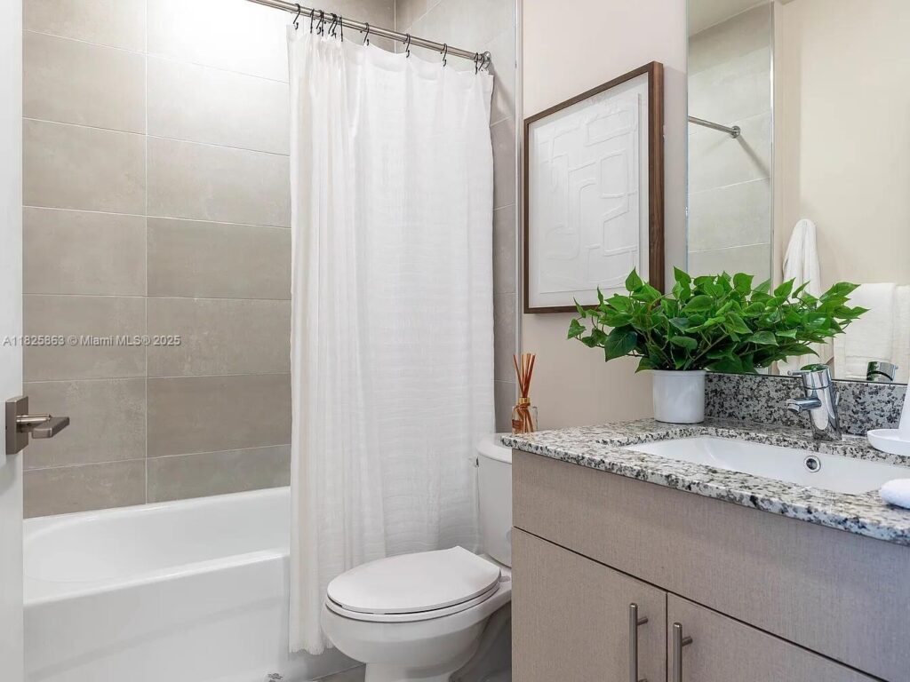 610 NE 2nd St # 101, Dania Beach FL 33004