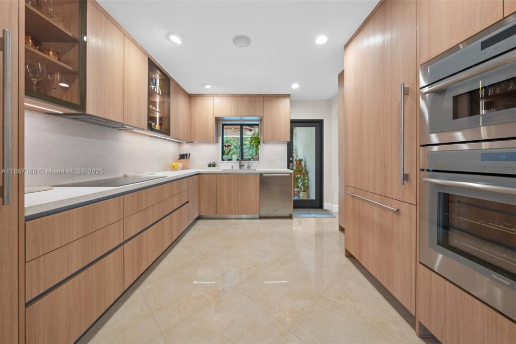 6420 SW 63rd Ter, South Miami FL 33143