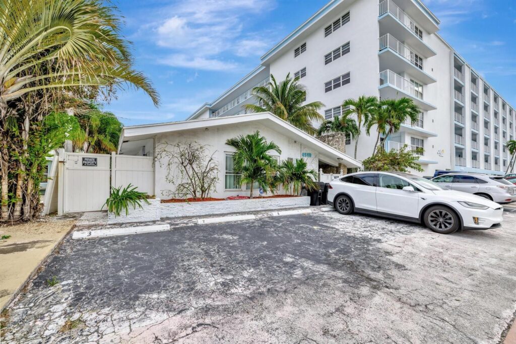 4548 N Ocean, Lauderdale By The Sea FL 33313