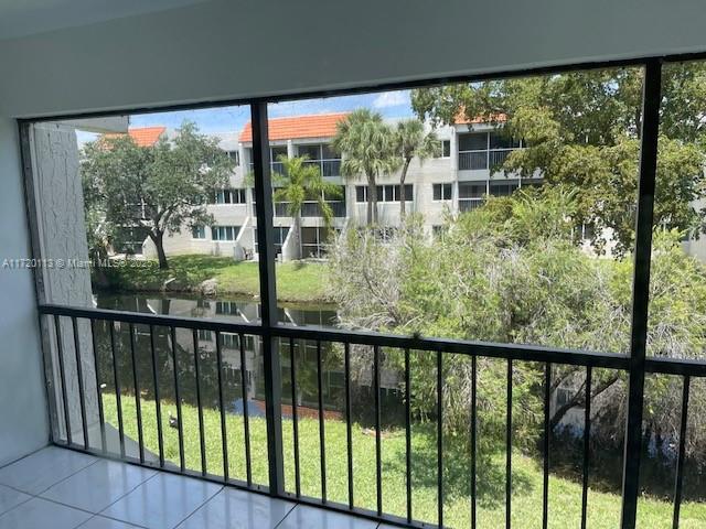 301 Racquet Club Rd # 201, Weston FL 33326