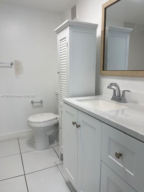 301 Racquet Club Rd # 201, Weston FL 33326