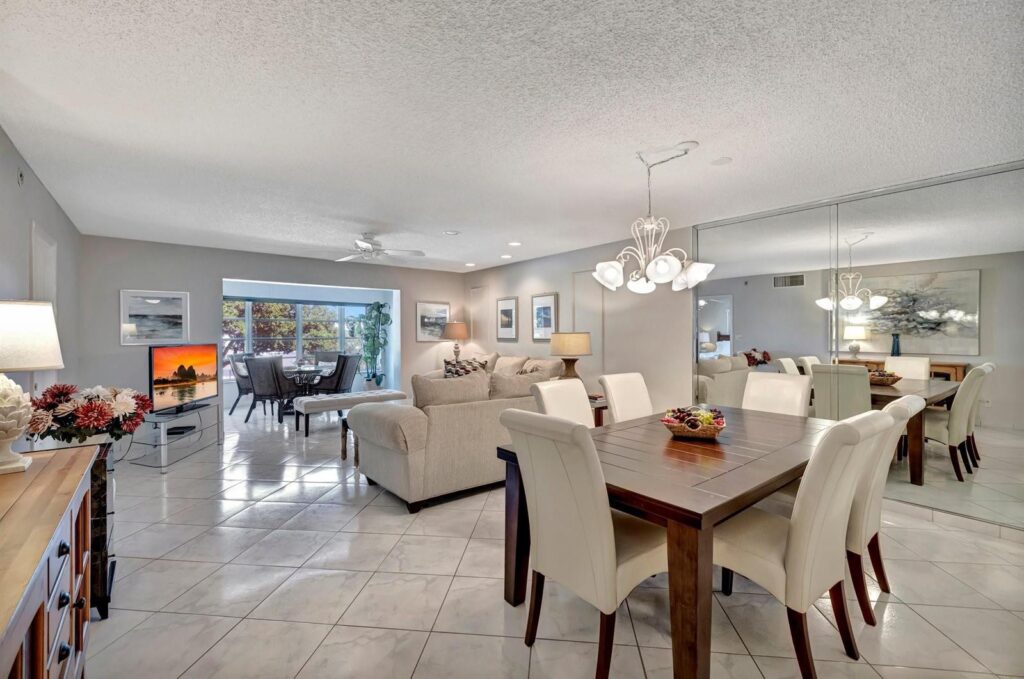 4270 NW 40th Street # 302, Lauderdale Lakes FL 33319
