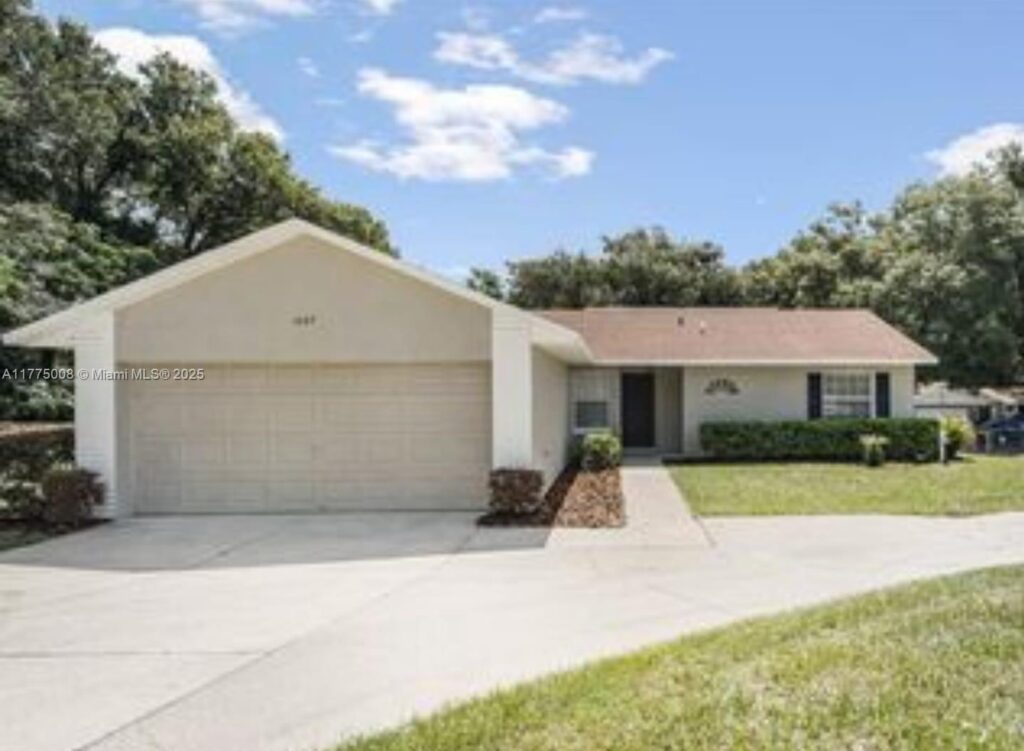 1649 Clarcona, Other City – In The State Of Florida FL 32703