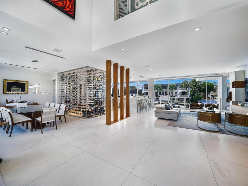 830 Lugo Ave, Coral Gables FL 33156
