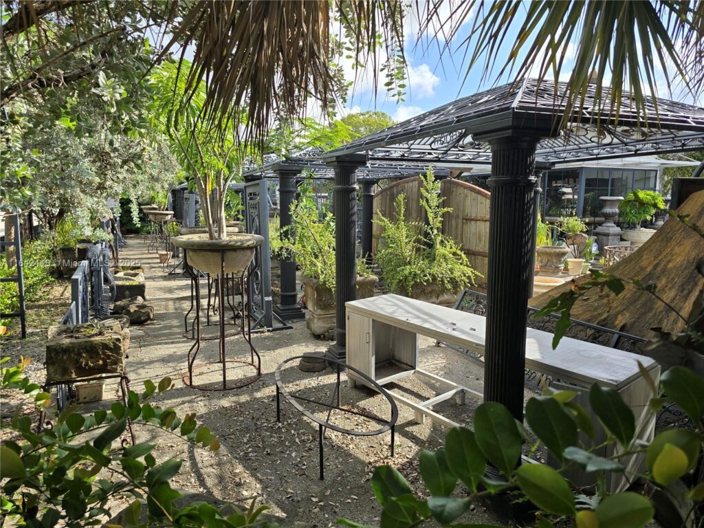 102 N Federal Hwy, Dania Beach FL 33004