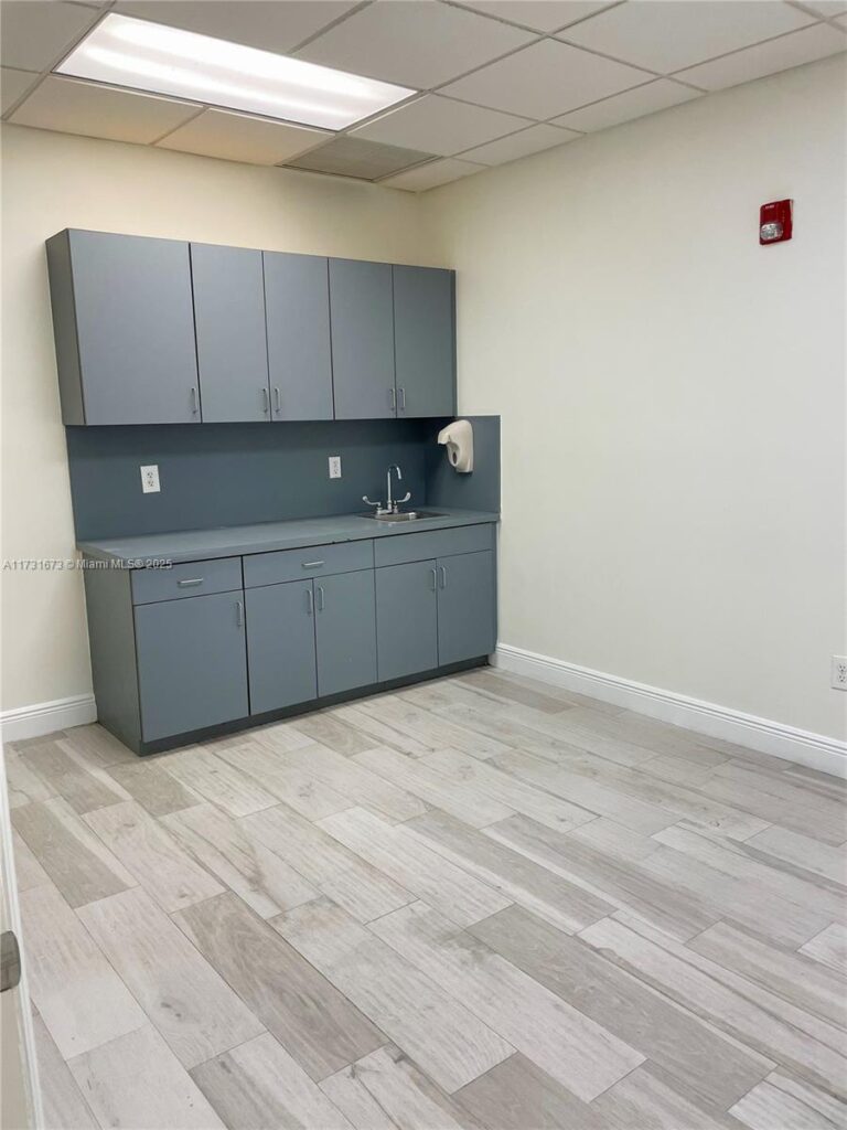 , South Miami FL 33143