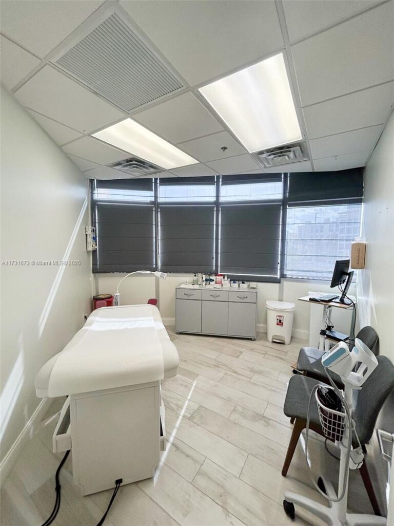 , South Miami FL 33143