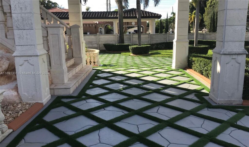 13460 SW 32nd ST, Kendall FL 33175