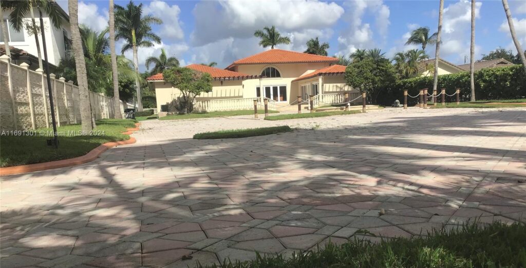 13460 SW 32nd ST, Kendall FL 33175