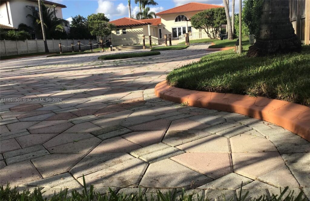 13460 SW 32nd ST, Kendall FL 33175