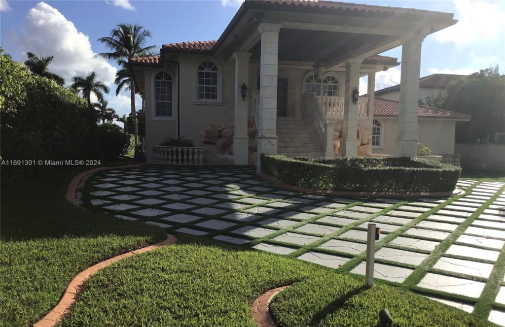 13460 SW 32nd ST, Kendall FL 33175