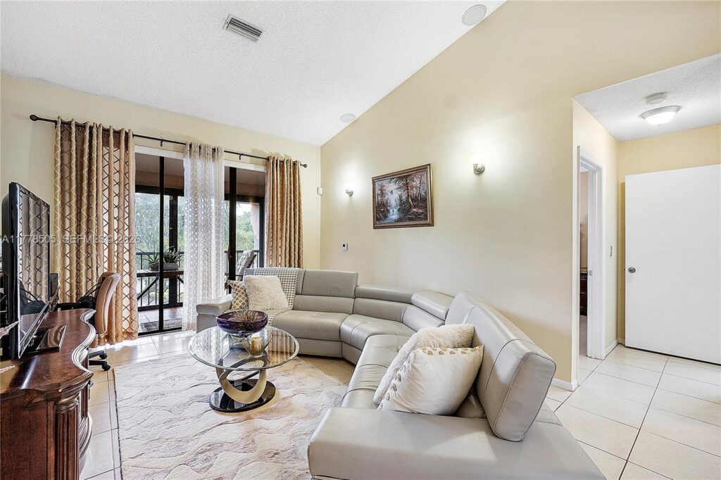 4101 E Coral Tree Cir # 313, Coconut Creek FL 33073
