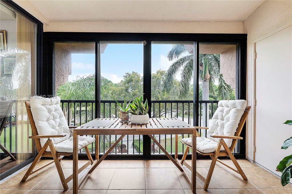 4101 E Coral Tree Cir # 313, Coconut Creek FL 33073