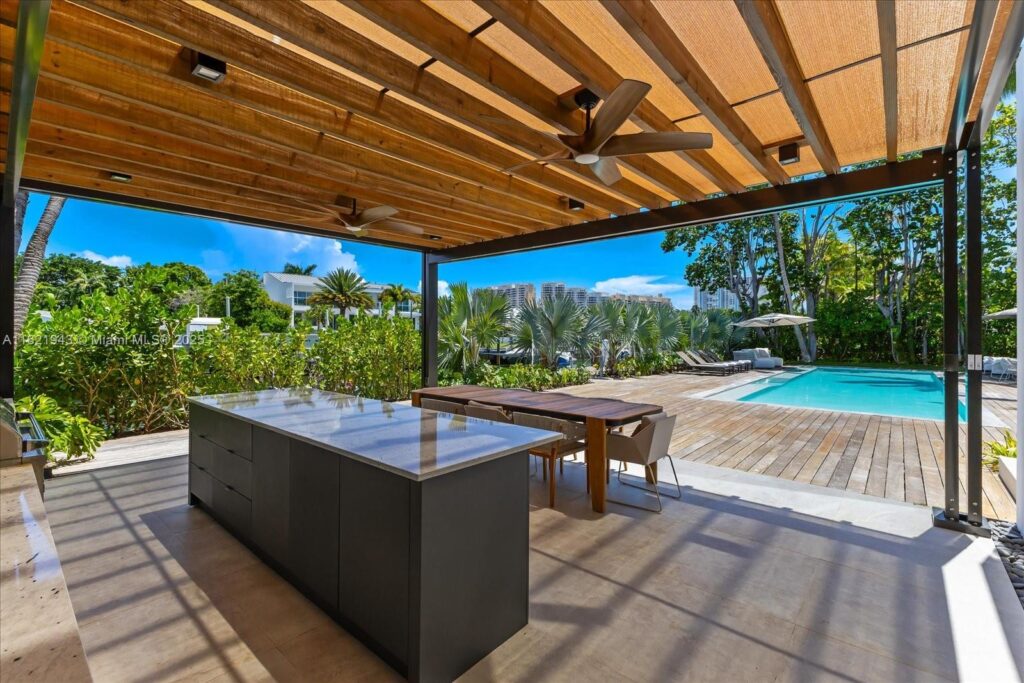 161 Cape Florida Dr, Key Biscayne FL 33149