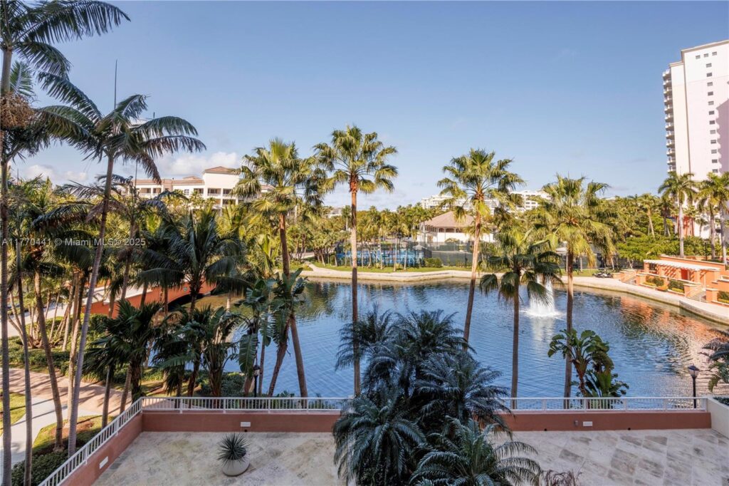 765 Crandon Blvd # 307, Key Biscayne FL 33149